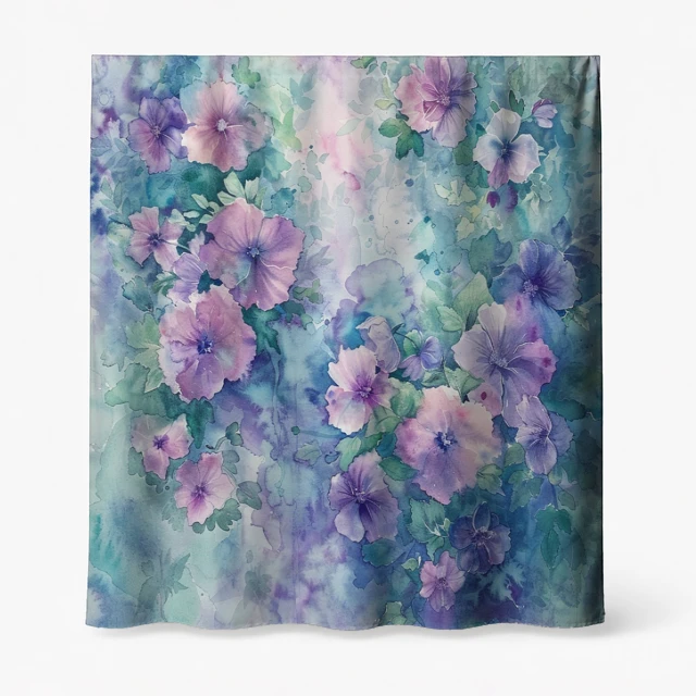 Badeforhæng – blomstermotiv med store lilla, blå, rosa og grønne blomster på glat stof, akvarelinspireret design.