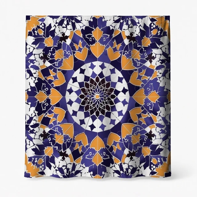 Badeforhæng – geometrisk og blomsterinspireret mønster i blå, orange, hvid med cirkulært kalejdoskopisk motiv.