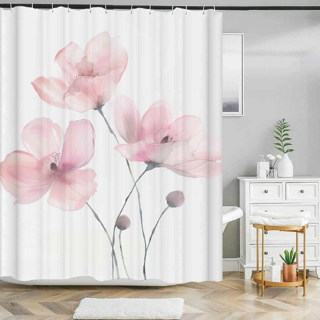 Badeforhæng – blomstermotiv med store lyserøde, ferskenfarvede og pink blomster på hvid baggrund.