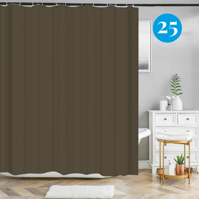 Badeforhæng – mørkebrunt med glat, let skinnende tekstur, monteret med metalfarvede ringe mod hvide og grønne baggrundselementer